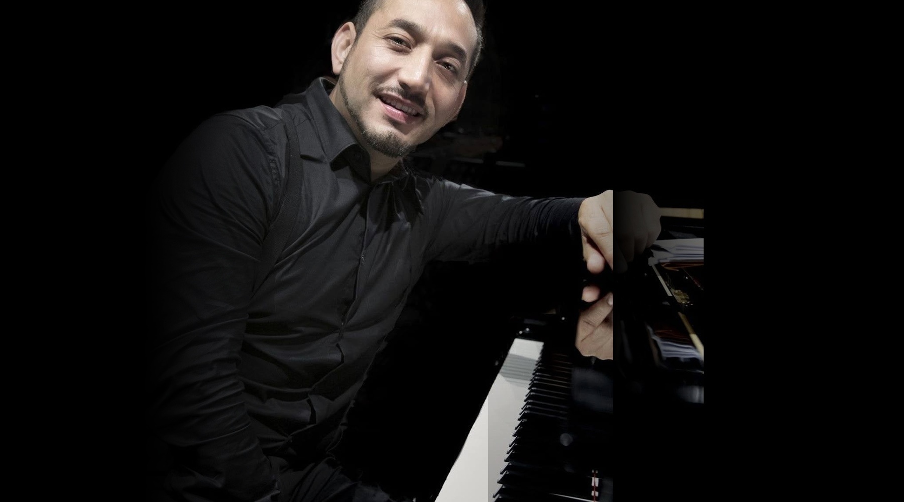 Christian Tumalán at the piano